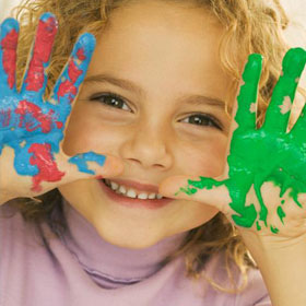 child hand painting